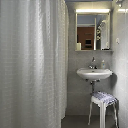 Anemones & - Onar Collection Molos (Paros)